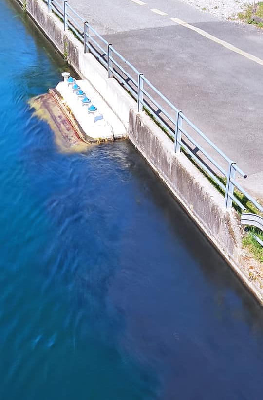 Sversamento di idrocarburi nel Naviglio Grande