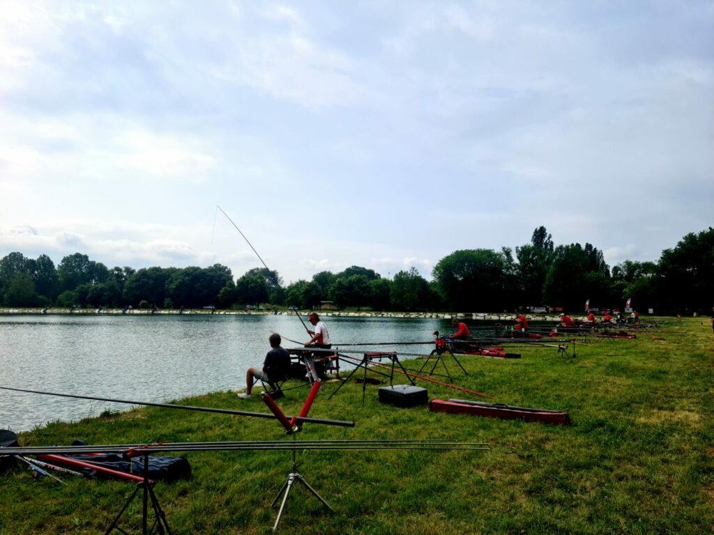 Milo in Pesca al Laghetto di Redecesio