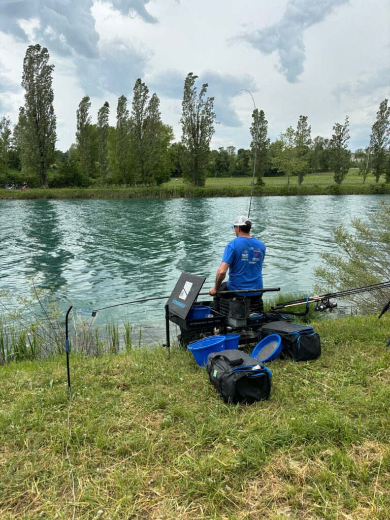 Fase di pesca a Peschiera del Garda