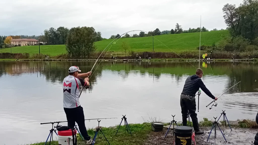 Azione di pesca al Nuovo Verdelago di Viggiù